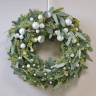 Новогодний венок "Зимнее дыхание" из живой хвои и эвкалипта №936