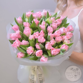 Букет «Весенние грёзы» — букет из премиальных пионовидных тюльпанов Dreamer №949