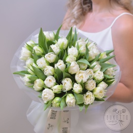 Букет «Весенняя свежесть» — из премиальных белых пионовидных тюльпанов Fortaleza №950