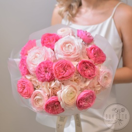 Букет «Сад желаний. Малиновые обещания» — из пионовидных роз, ранункулюсов Lady и гортензий №967