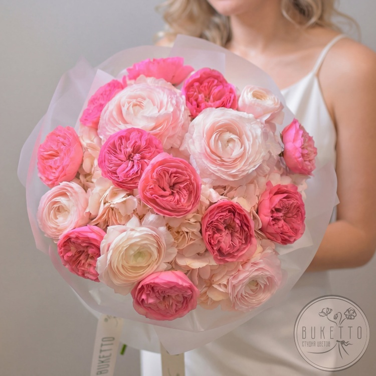 Букет «Сад желаний. Малиновые обещания» — из пионовидных роз, ранункулюсов Lady и гортензий №967