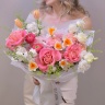Букет "Весенний поцелуй" - дофаминовый букет с ранункулюсами Charleston, нарциссами и французскими розами №976