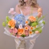 Букет «Палитра удовольствия» — весенний букет с нарциссами Johan Strauss, гортензиями и тюльпанами Menton №977