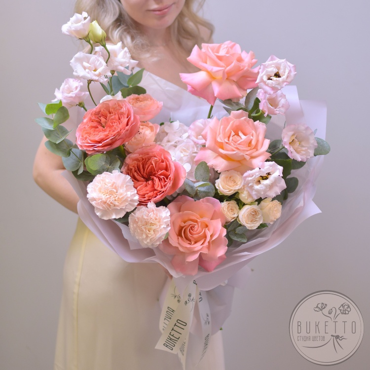 Букет «Парижский рассвет» — элегантный нежный букет с французскими и пионовидными розами Candy X-Pression №999